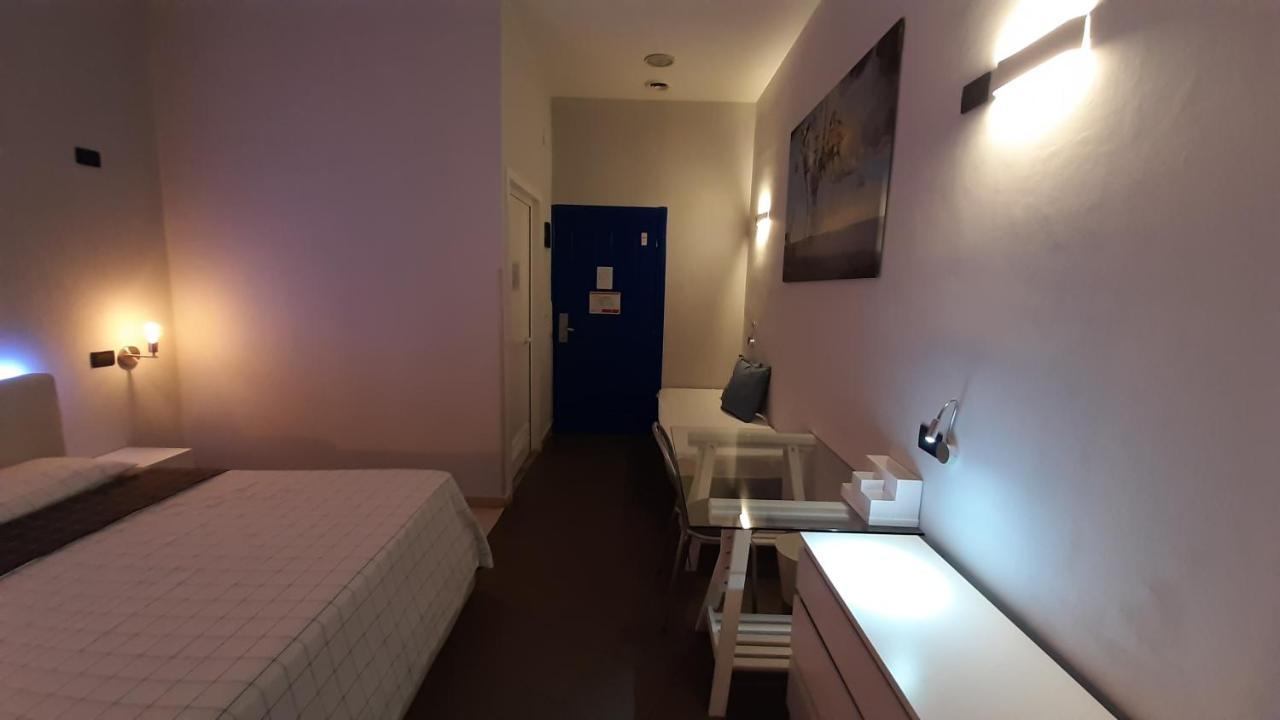 Youth Station Hostel Рим Экстерьер фото