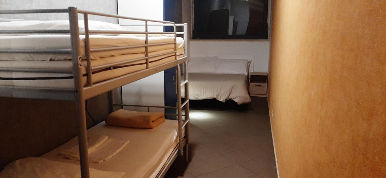 Youth Station Hostel Рим Экстерьер фото