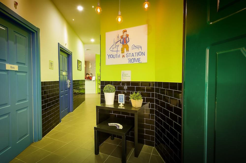 Youth Station Hostel Рим Экстерьер фото