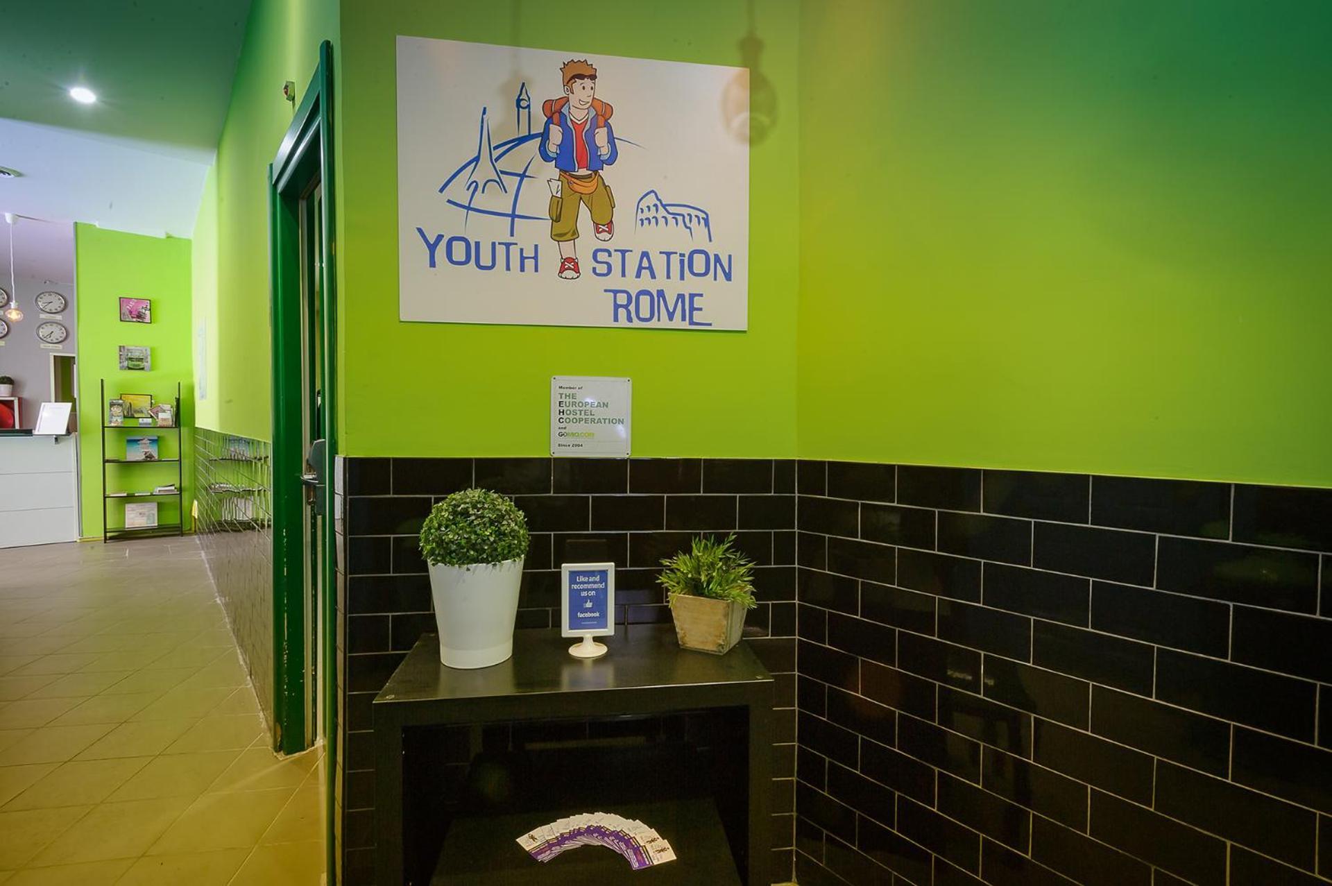 Youth Station Hostel Рим Экстерьер фото